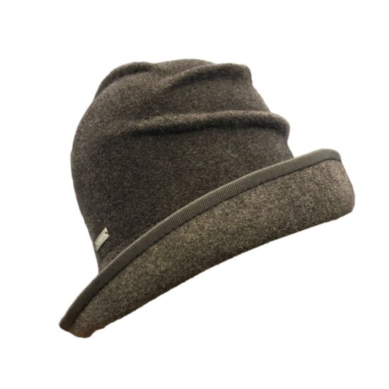 Cappelli Troncarelli – Cappello Cloche-2 by Seeberger-obliquo